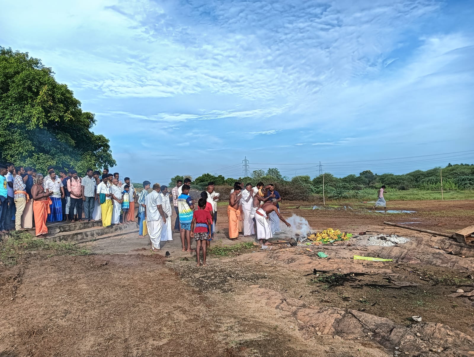 கரும்பாறை முத்தையா கோயில் சமபந்தி திருவிழா