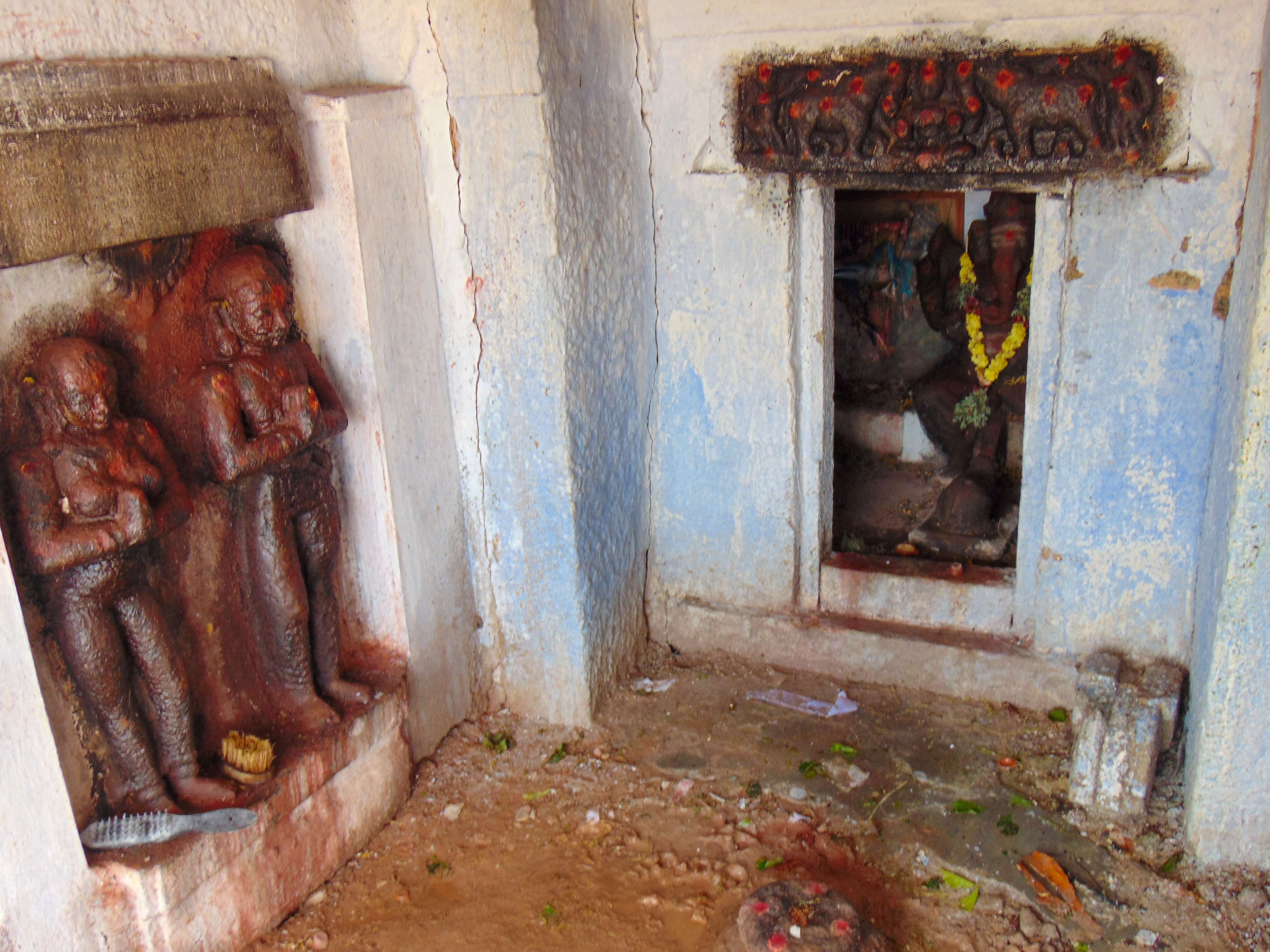 பர்மா காலனி பிள்ளையார் கோயில் மற்றும் புடைப்புச் சிற்பங்கள்