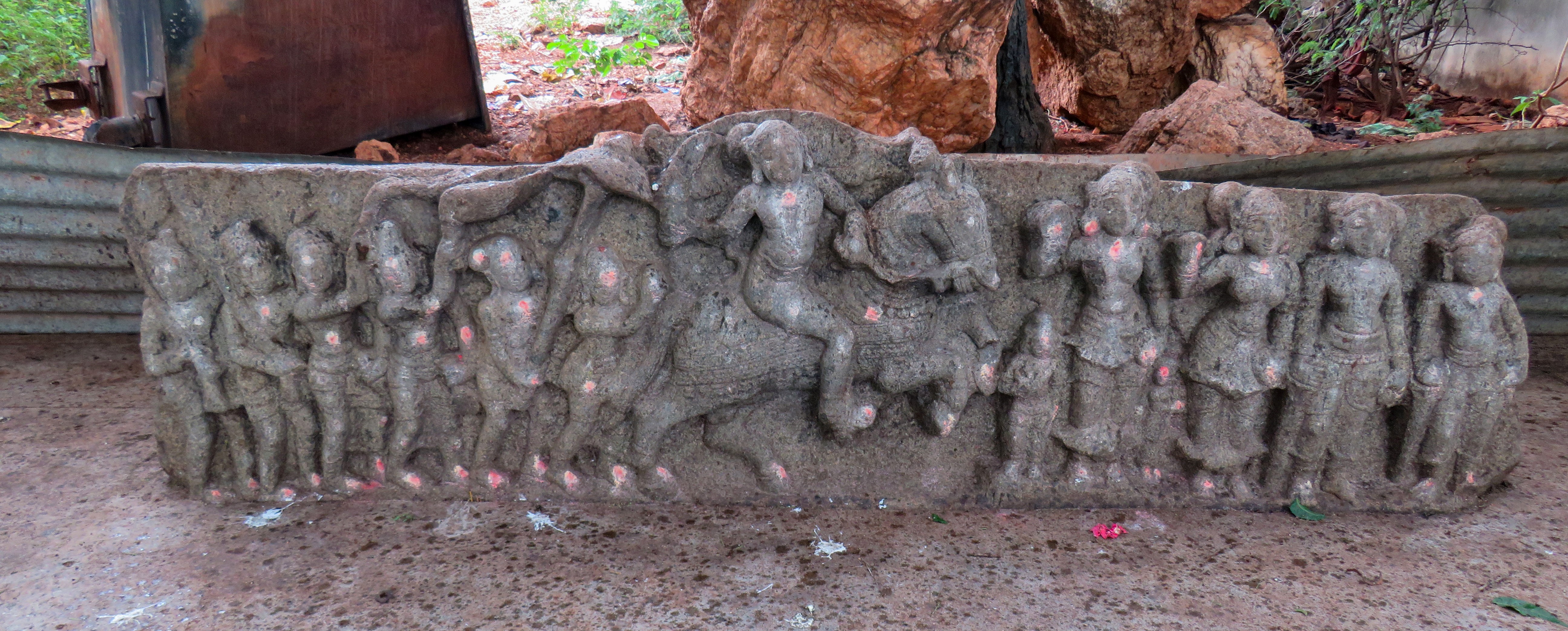 குதிரை வீரன் நடுகல்